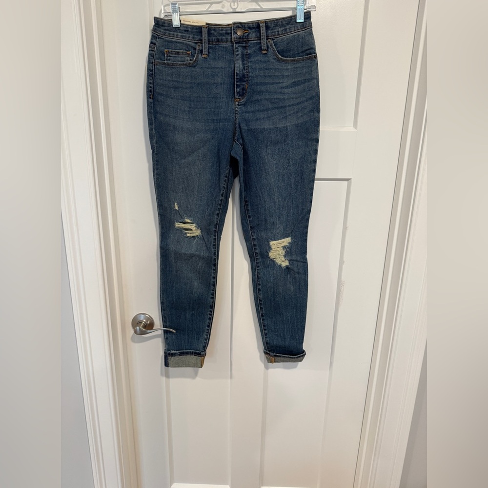 NWT Stylish Blue Distressed Women's Jeans